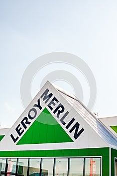 Leroy Merlin store chain brand logo