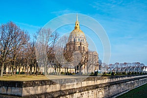 Les Invalides is a complex of museums and monuments in Paris, military history of France. Most notably, the tomb of Napoleon