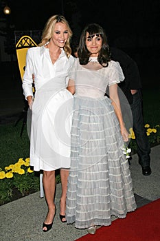 Leslie Bibb, Shannyn Sossamon