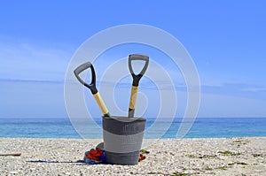 Lets clean the Ð•arth-tools on empty beach