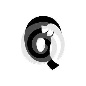Q letter with a negative space dog logo photo