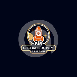 Letter Q Rocket Logo Design vector