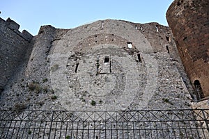Lettere - Mura del castello