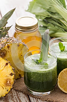 Lettuse and pineapple mix juice photo