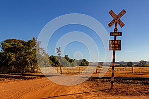 Level crossing warning signal in Brazil.