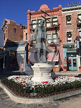 Lew Wasserman statue, Universal Studios, Orlando, FL