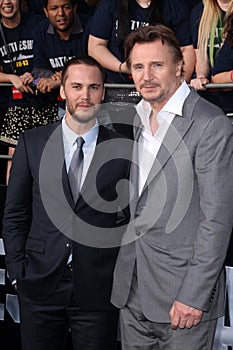 Liam Neeson,Taylor Kitsch