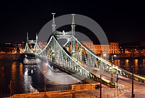 Puente escena nocturna 