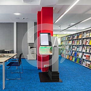 New library with self-check device