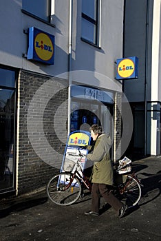 LIDL GROCERY STORE