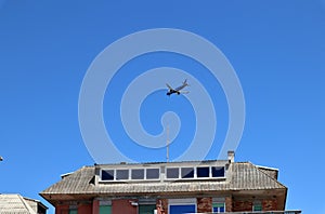 Lido di Ostia - Aereo Ita in fase di atterraggio all\'Aeroporto di Fiumicino photo