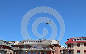 Lido di Ostia - Aereo United in fase di atterraggio all\'Aeroporto di Fiumicino photo