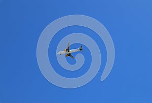 Lido di Ostia - Aereo Vueling in fase di atterraggio photo