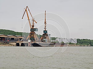 Lifting big cranes for ship loading