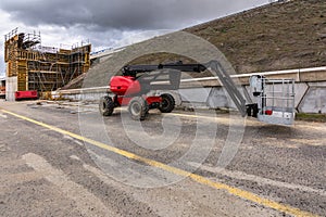 Lifting platform in the construction of a bridge in Spain