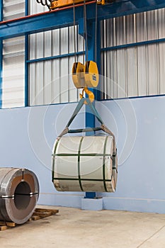 Lifting steel coil