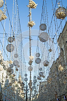 Light bulb decor in outdoor party in the center of Moscow