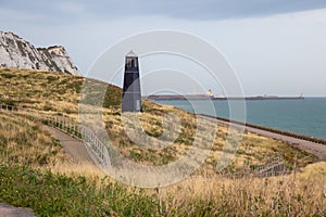 Light house next to White Cliffs of Dover