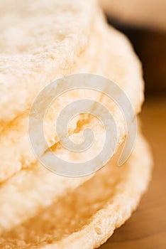 Light wheat crispers