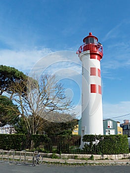 Faro en ciudad de Francia 