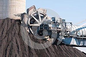 Lignite mass digger machine