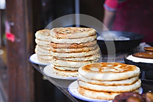 Lijiang: traditional chinese food