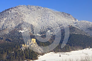 Zřícenina Likava u Ružomberka v Chočských horách, Slovensko