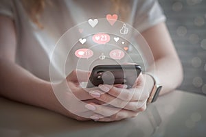 Mi piace cuore notizia fuori da telefono virtualmente comunicazione sociale reti 