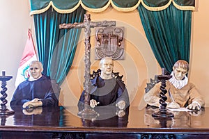 Figurines of inquisitors