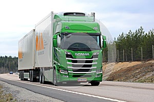 Lime Green Next Generation Scania R580 for Temperature Controlled Transport