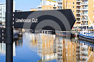 Limehouse Cut street sign