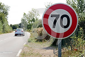 Limit speed at 70 km/h on the french roads