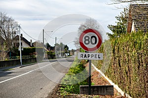 Limit speed at 80 km/h on the french roads