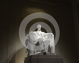 Lincoln memorial statue img