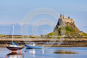 LINDISFARNE CASTLE, HOLY ISLAND/NORTHUMBERLAND - AUGUST 16 : Vie