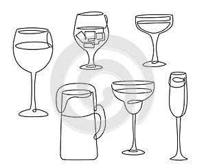 Line art set of alcohol drinks.