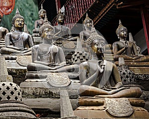 Lines of Bhudda statues at the  Gangaramaya Temple