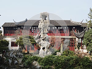 The odd head of suzhou lingering garden