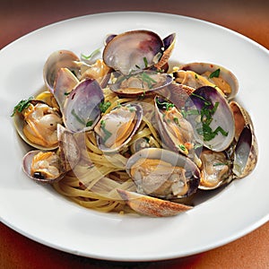 Linguine Alle Vongole hard clams