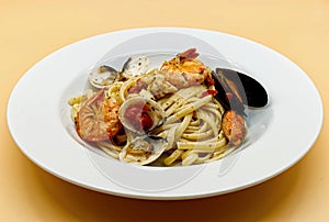 Linguine allo scoglio linguine with seafood. Spaghetti allo scoglio spaghetti with seafood.