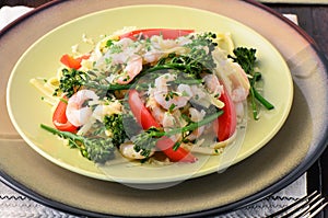 Linguine with shrimp, broccolini and red peppers