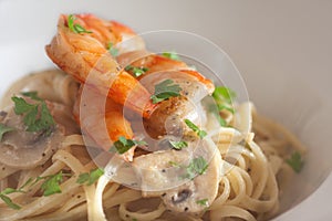 Linguine with shrimps