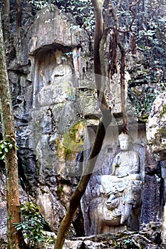 Lingyin temple klippe buddhist grottoes statues