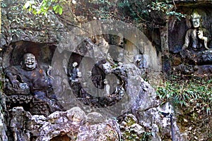 Lingyin temple klippe buddhist grottoes statues