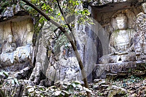 Lingyin temple klippe buddhist grottoes statues