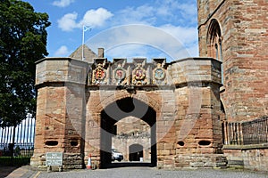 Linlithgow Palace, Entrance