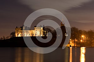 Linlithgow Palace and Loch