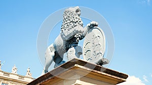 Lion statue, Neues Schloss behind the fountain, domicile of the Ministry of Finance, palace in Schlossplatz square