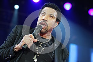 Lionel Richie performing Live at teh O2 in London