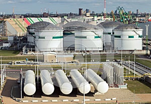 Liquefied natural gasLNG distribution station-LNG cisterns and oil terminal